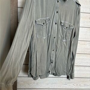 Women’s Casual Button-Up Shirt Jacket in Olive Green